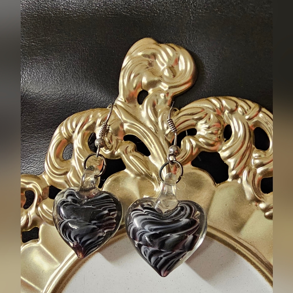 Elegant Venetian Style Blown Glass Black and Silver Swirl Heart Earrings EUC